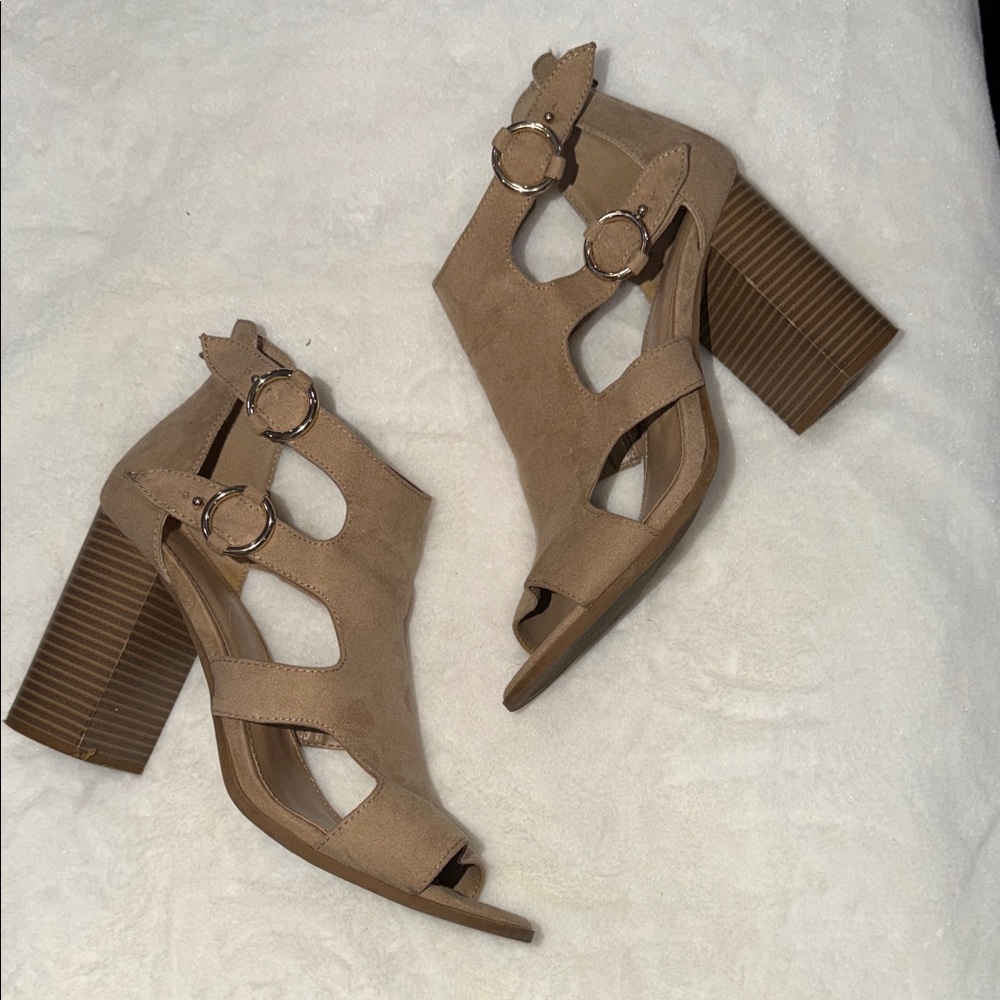 Apt. 9 Beige Strappy Block Heels